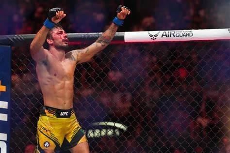 Alexandre Pantoja defeated Kai Asakura by submission to claim the flyweight title at UFC 310.